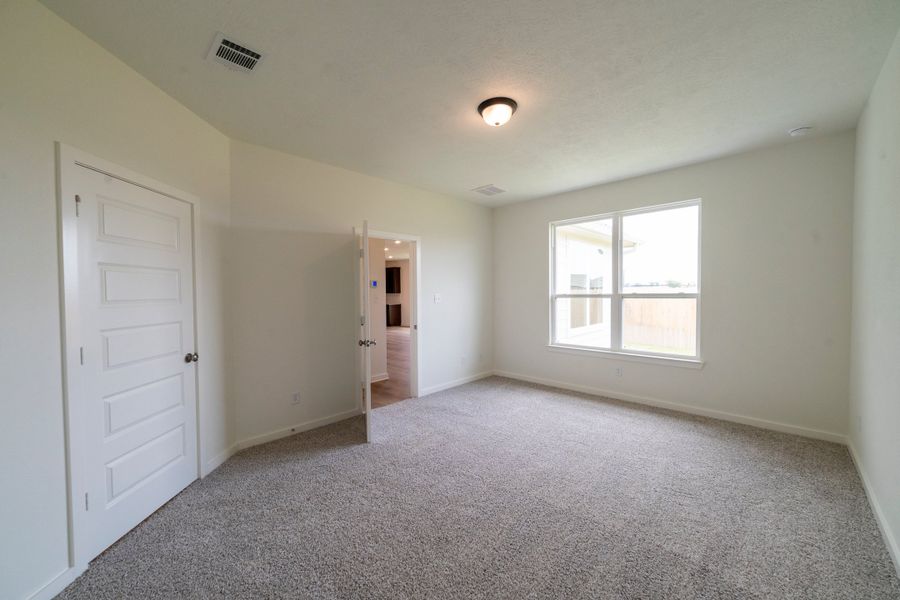 Spacious, unfurnished interior of a new home in Pecan Grove, Navasota (Image 7). Spacious, unfurnished interior of a new home in Pecan Grove, Navasota (Image 7).