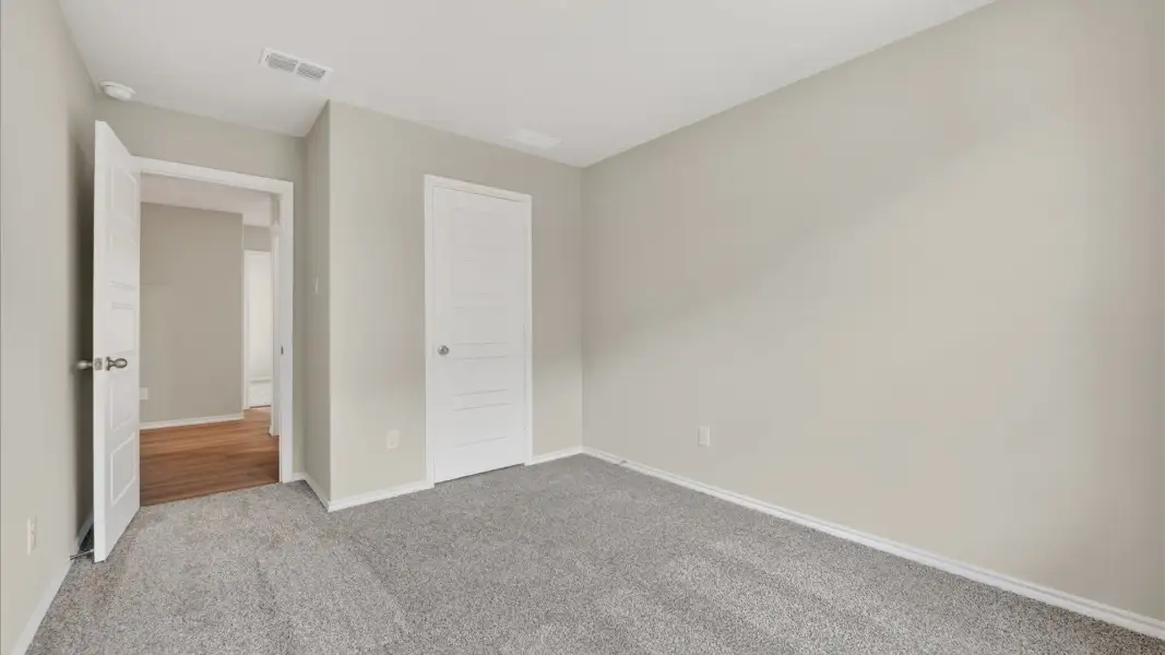 Representative unfurnished interior of a home built from the Bailey by D.R. Horton in Somerset, Hillsboro (Image 32).