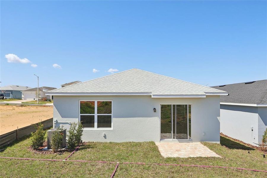 Exterior details and patio area of a home in Hamilton Bluff, Haines City (Image 3).
