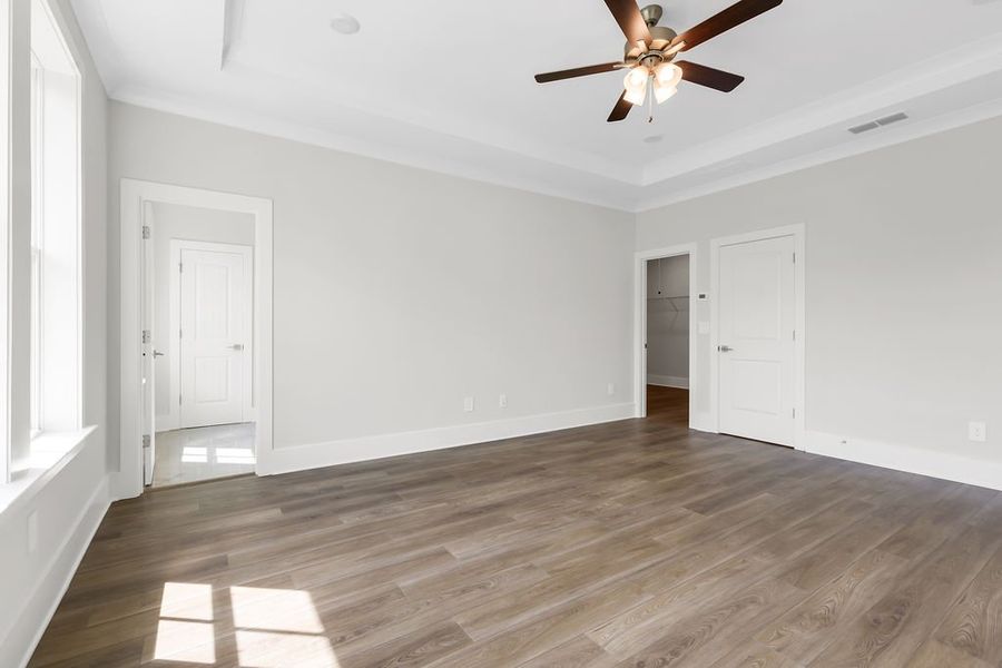 Spacious, unfurnished interior of a new home in Echo Park, Suwanee (Image 33).