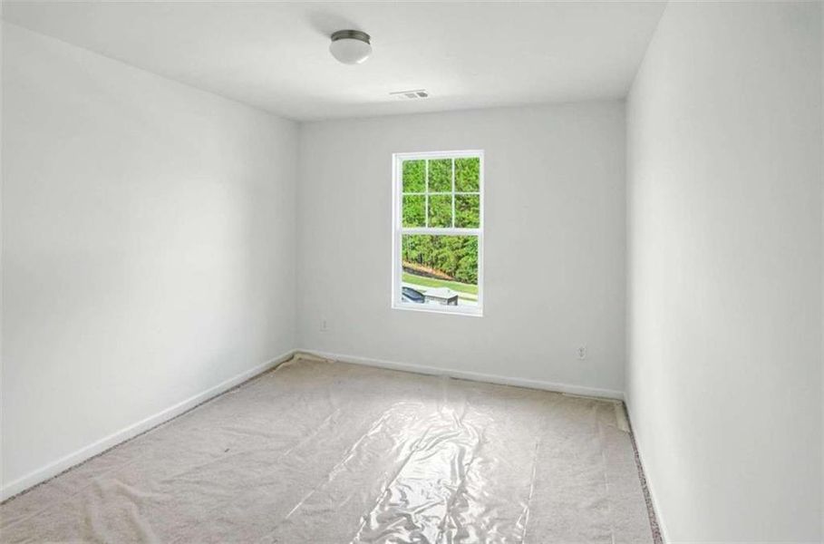 Spacious, unfurnished interior of a new home in Creekside Landing, Dallas (Image 33).