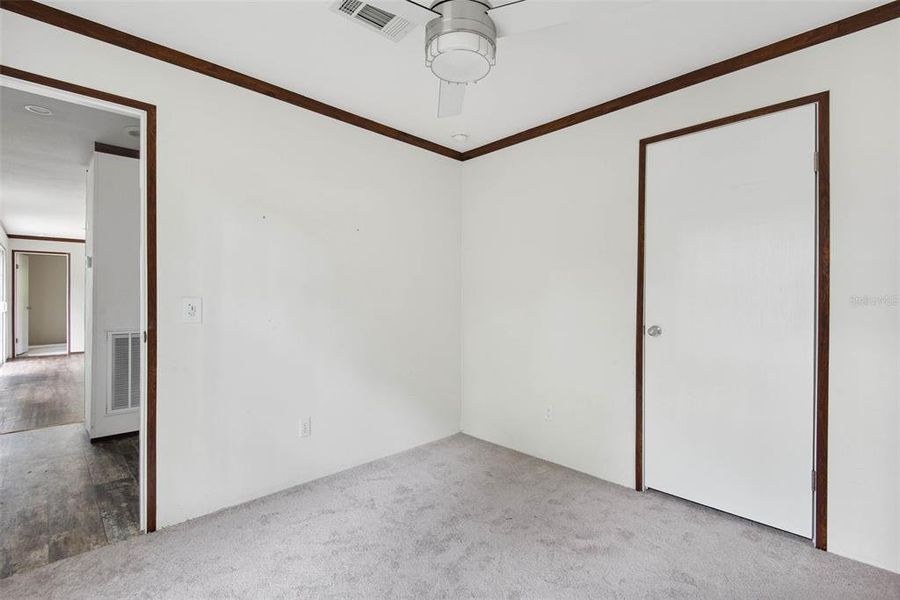 Spacious, unfurnished interior of a new home in , Astor (Image 13).