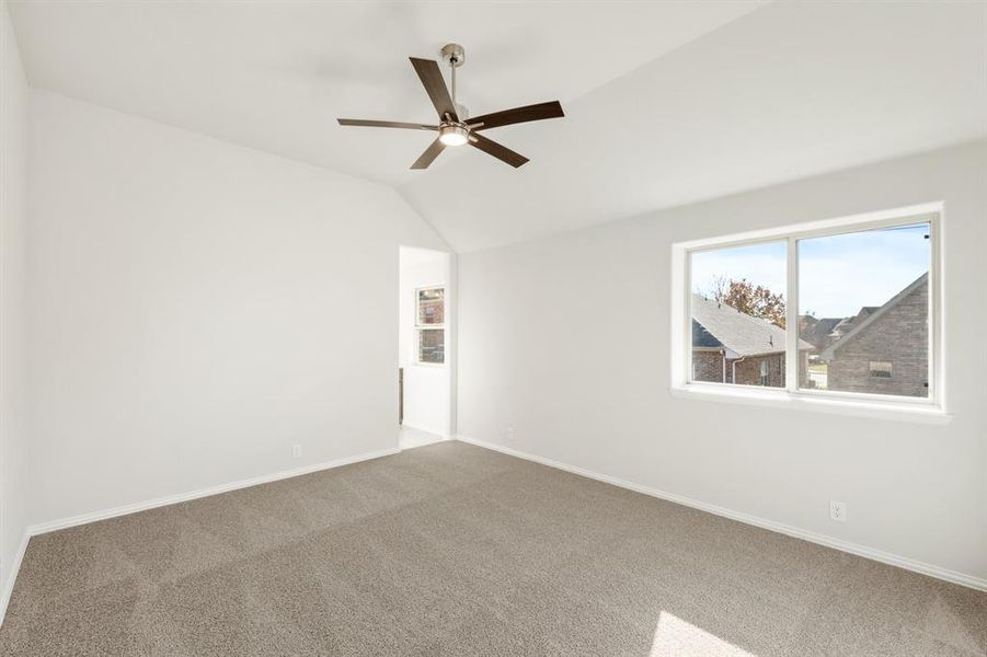 Spacious, unfurnished interior of a new home in Homestead at Daniel Farms, DeSoto (Image 35).
