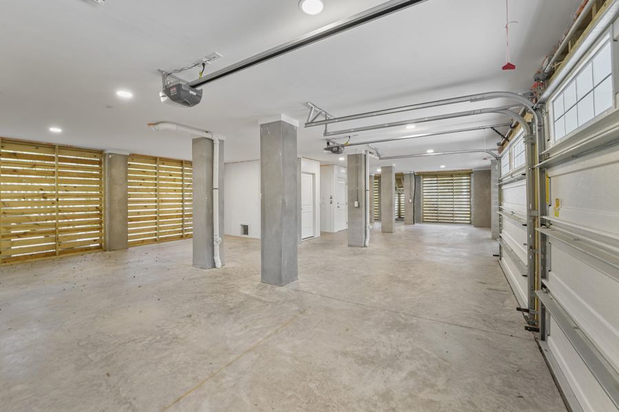 Spacious, unfurnished interior of a new home in , Johns Island (Image 24).