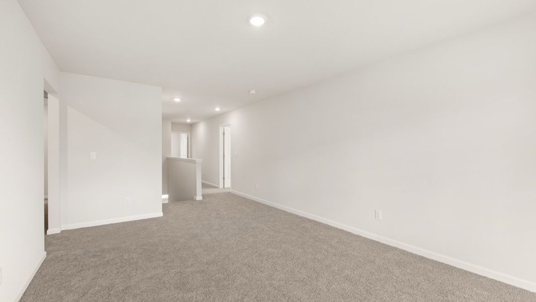 Representative unfurnished interior of a home built from the Halton by D.R. Horton in Thompson Ridge, Dallas (Image 21).