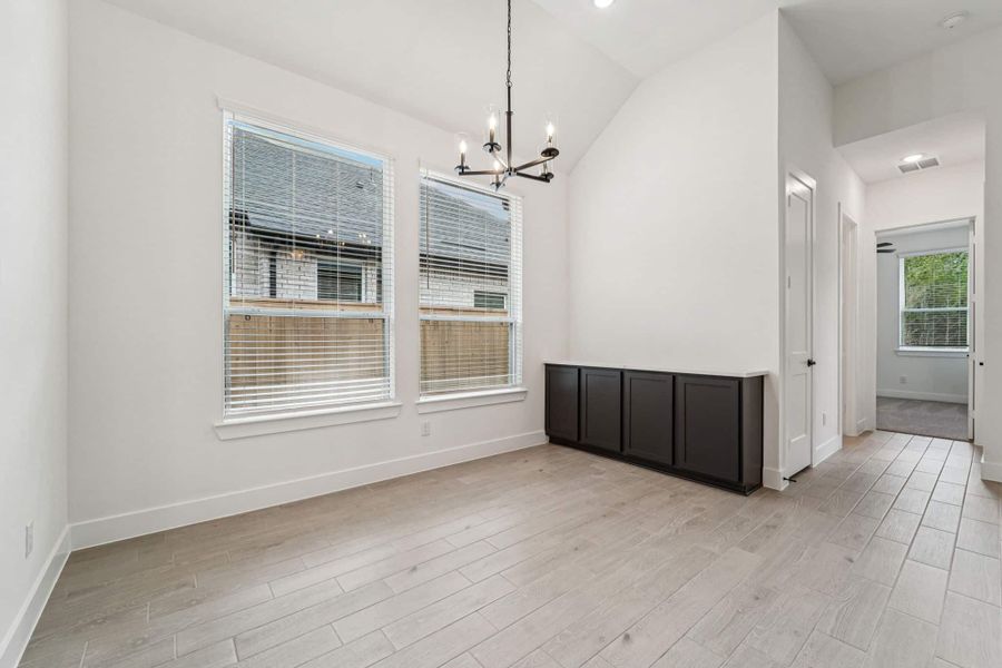 Spacious, unfurnished interior of a new home in Kresston, Montgomery (Image 31).