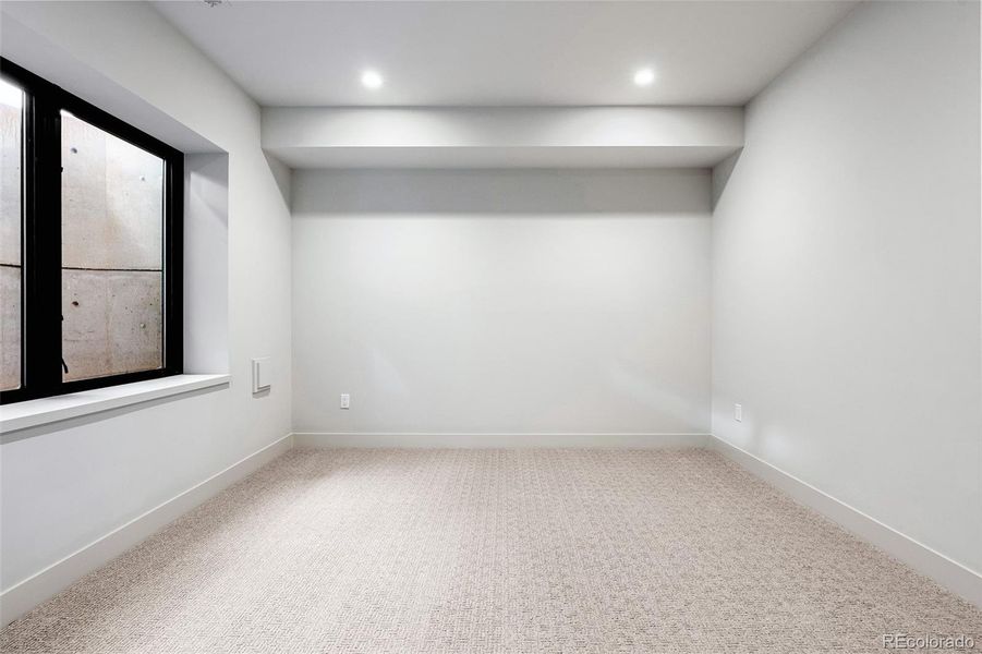 Spacious, unfurnished interior of a new home in , Littleton (Image 27).