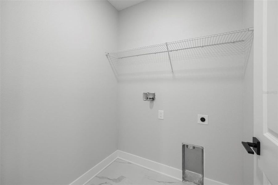 Spacious, unfurnished interior of a new home in , Tampa (Image 17).