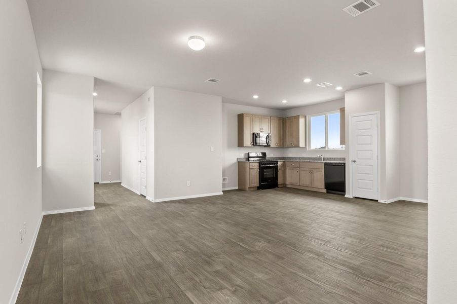 Spacious, unfurnished interior of a new home in Harvest Ridge, Elgin (Image 21). Spacious, unfurnished interior of a new home in Harvest Ridge, Elgin (Image 21).