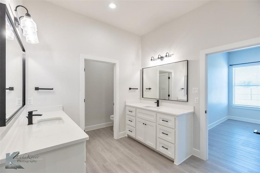 Furnished interior view inside a new home in , Abilene (Image 6).