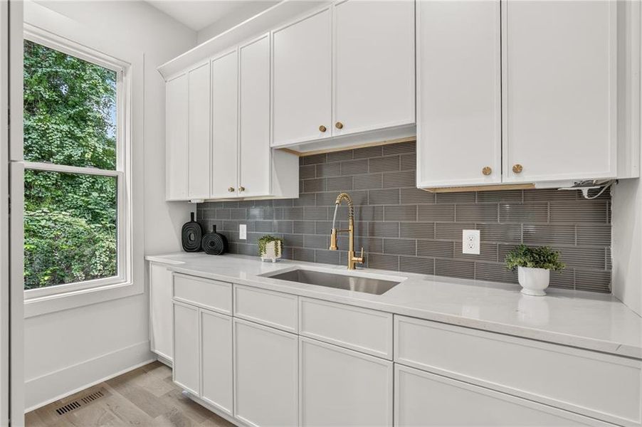 Furnished interior view inside a new home in , Atlanta (Image 39).