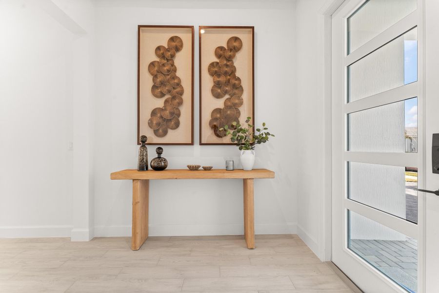 US_SEF_ROSEWOOD_LOT 47_FURNISHED_FOYER