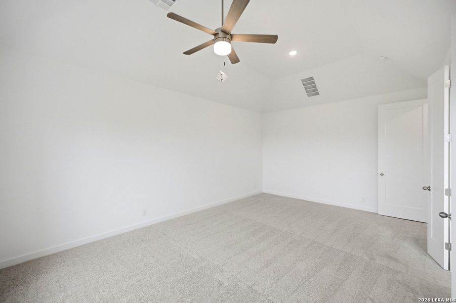 Spacious, unfurnished interior of a new home in The Crossvine, Schertz (Image 13). Spacious, unfurnished interior of a new home in The Crossvine, Schertz (Image 13).