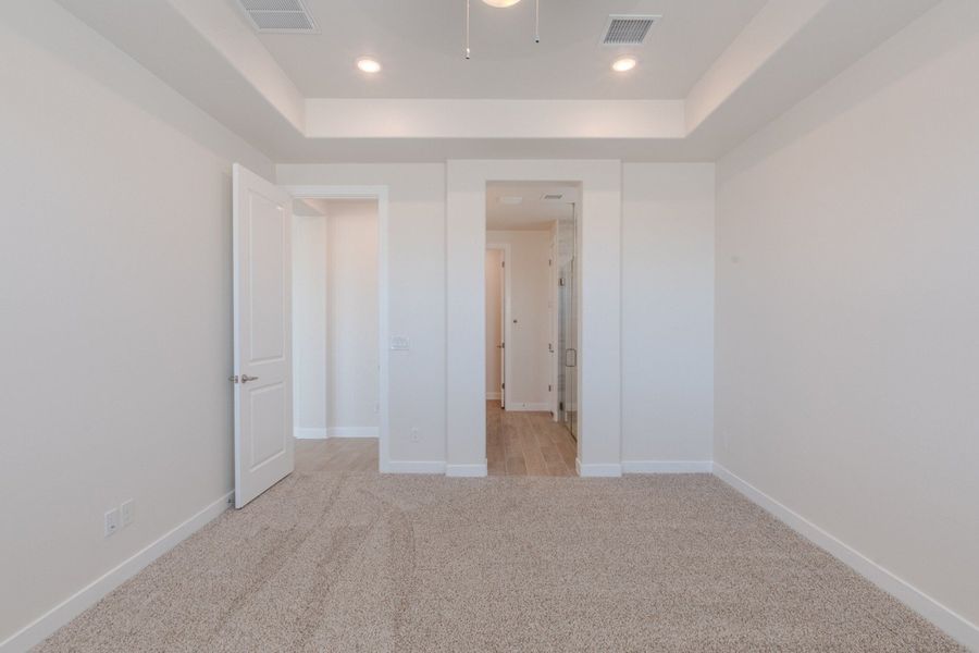 Spacious, unfurnished interior of a new home in Emerald Estates, El Paso (Image 22).