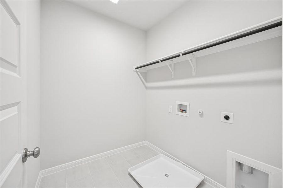 Spacious, unfurnished interior of a new home in Karis - Cottage Series, Crowley (Image 30).