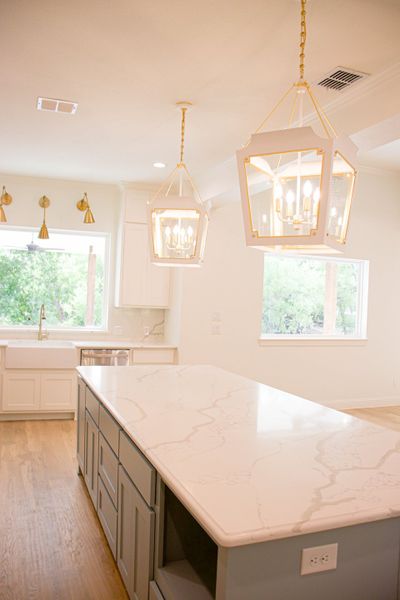 Representative furnished interior of a home built from the Hudson House by Trinity Classic Homes in Freeman Ranch, Weatherford (Image 10).