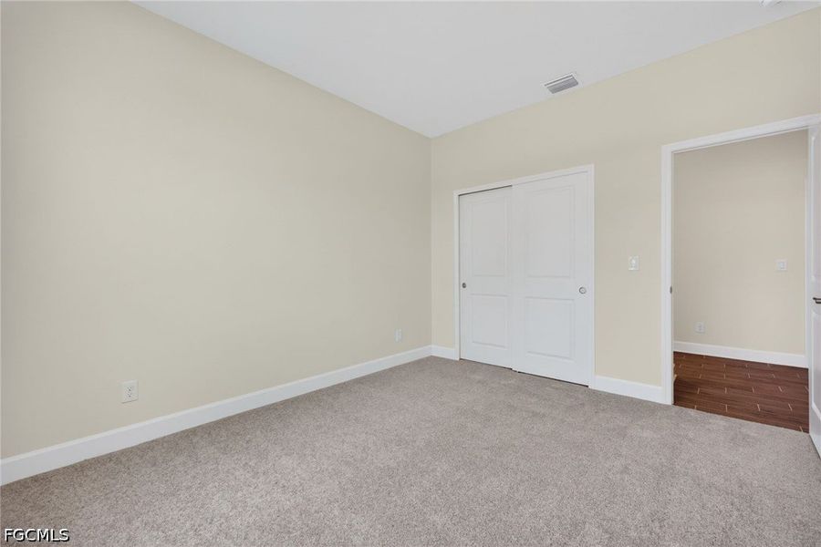 Spacious, unfurnished interior of a new home in Cape Coral, Cape Coral (Image 18).