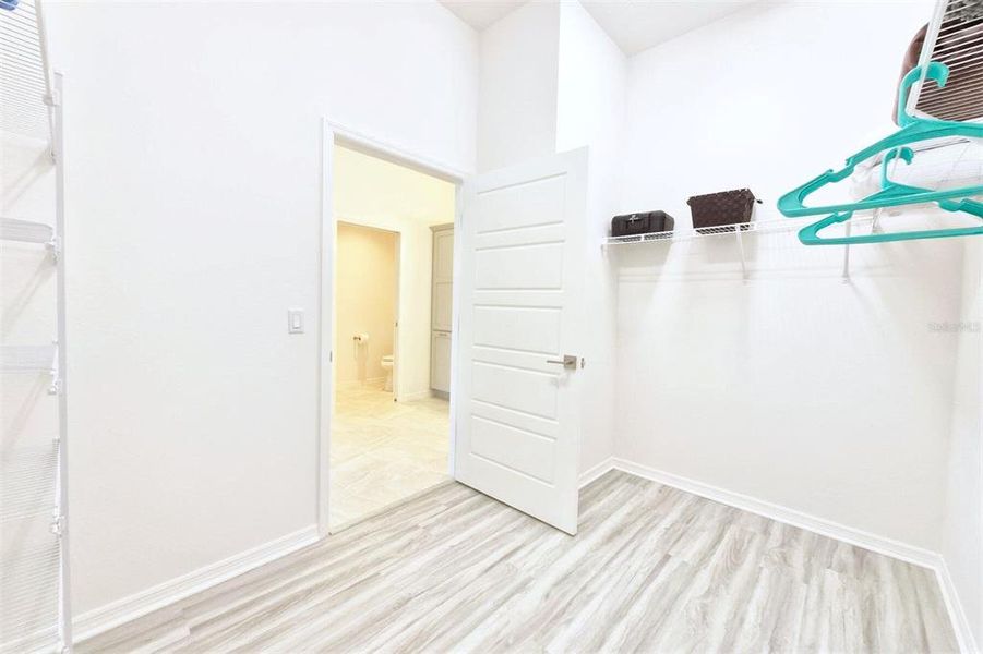 Spacious, unfurnished interior of a new home in , The Villages (Image 24).
