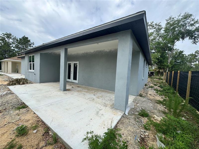 Exterior details and patio area of a home in , Ocala (Image 2).
