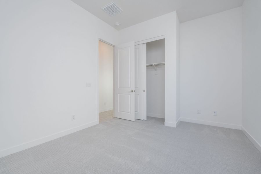 Spacious, unfurnished interior of a new home in Soleo, San Tan Valley (Image 15).