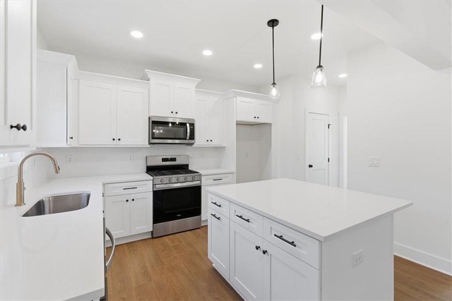 Furnished interior view inside a new home in , Cartersville (Image 7).
