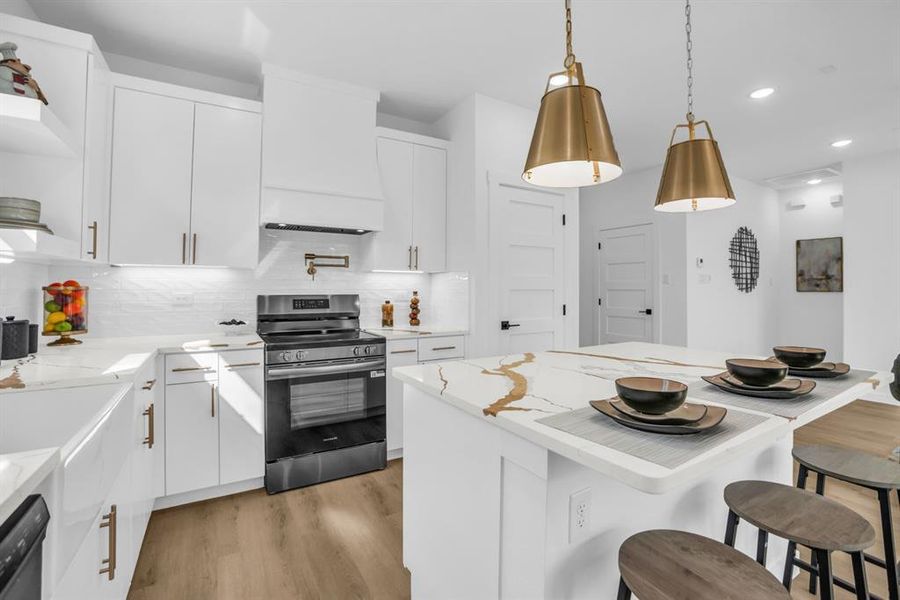 Furnished interior view inside a new home in , Gun Barrel City (Image 14).