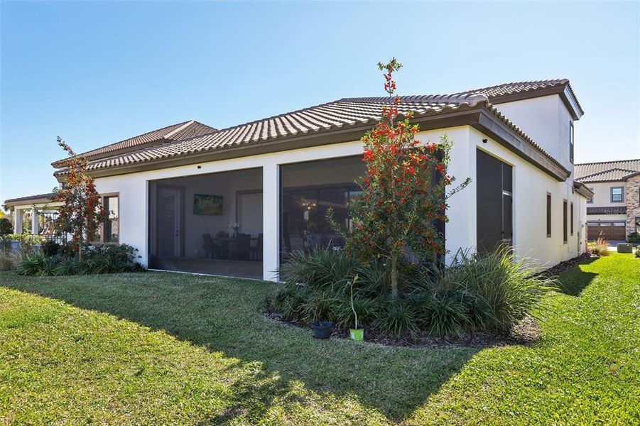 Exterior details and patio area of a home in , San Antonio (Image 28).