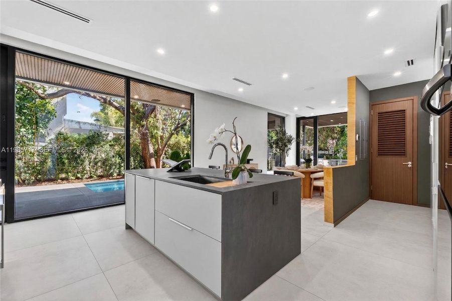 Furnished interior view inside a new home in , Miami (Image 67).