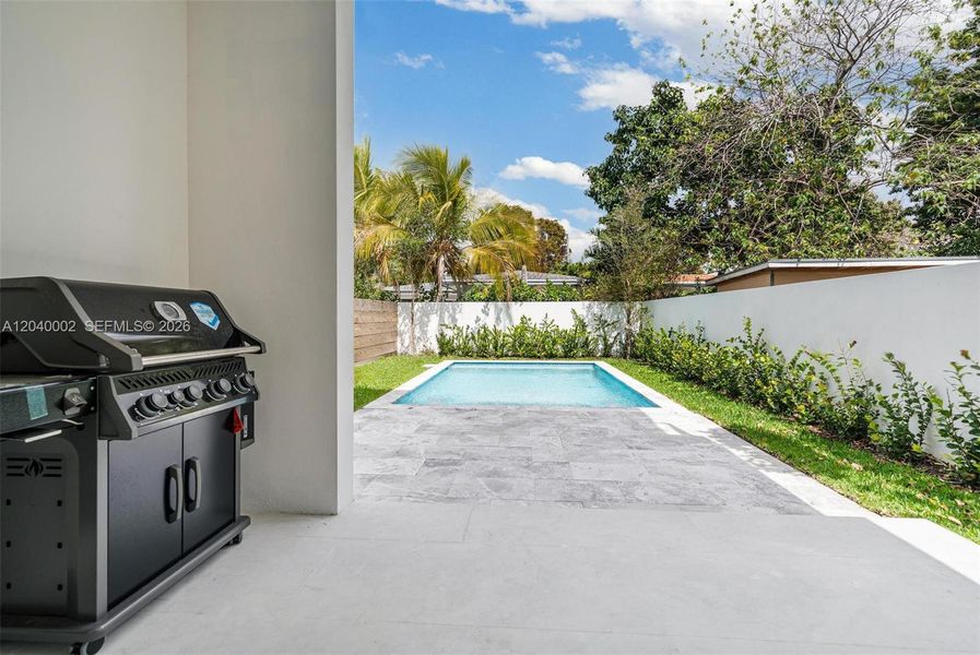 Exterior details and patio area of a home in , Miami (Image 30).