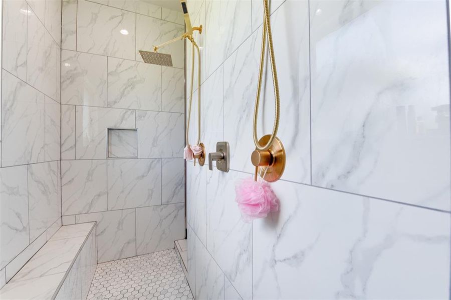 STAND UP SHOWER BEHIND TUB