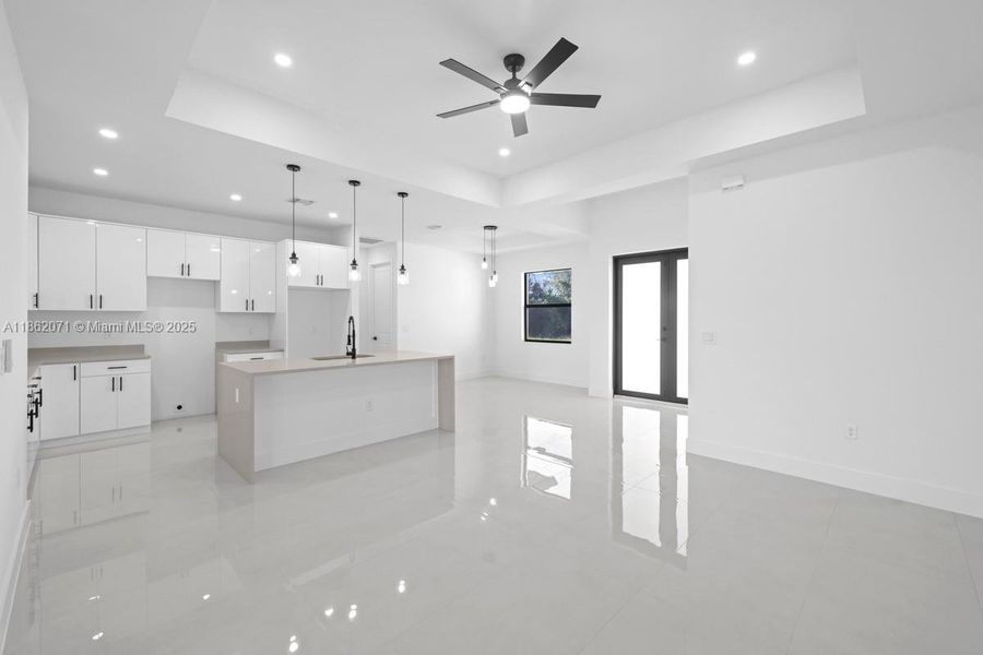 ACTUAL OPEN LIVING SPACE LOOKING TO ENTRANCE