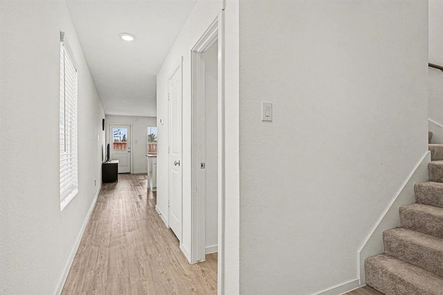 Spacious, unfurnished interior of a new home in Tillage Farms, Princeton (Image 18).