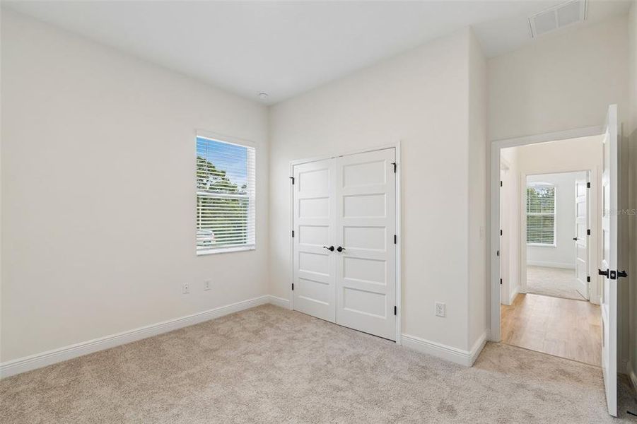 Spacious, unfurnished interior of a new home in Royal Highlands, Spring Hill (Image 24).