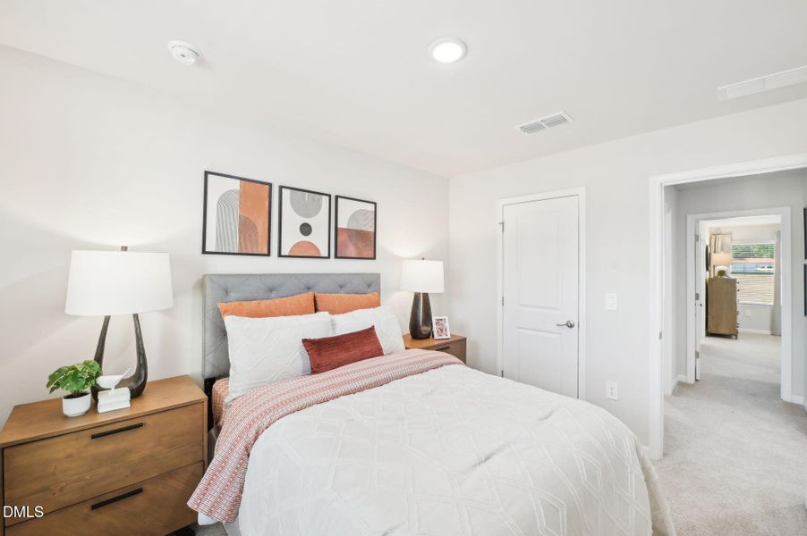 28-web-or-mls-Raleigh - Oakwood - 1064 W