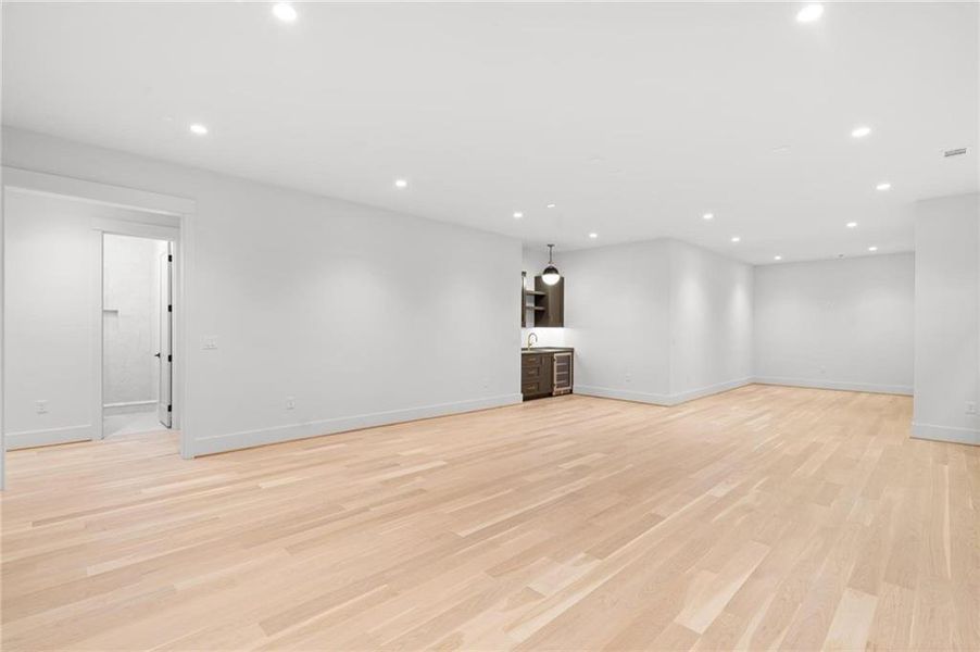 Spacious, unfurnished interior of a new home in , Atlanta (Image 26).