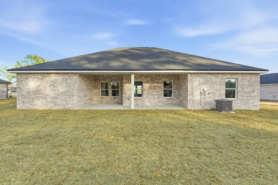 Exterior details and patio area of a home in , Crestview (Image 3).