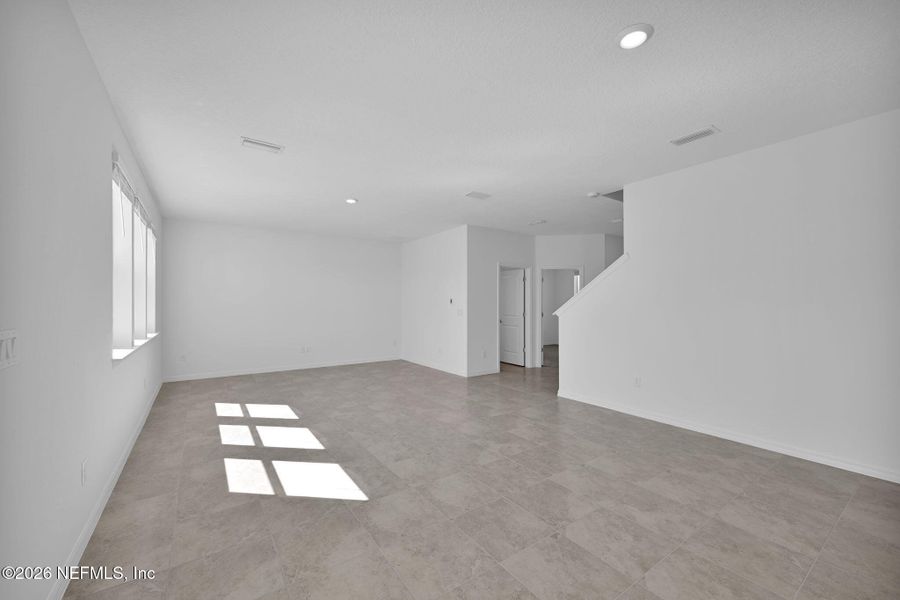 Spacious, unfurnished interior of a new home in Hyland Trail, Green Cove Springs (Image 19).