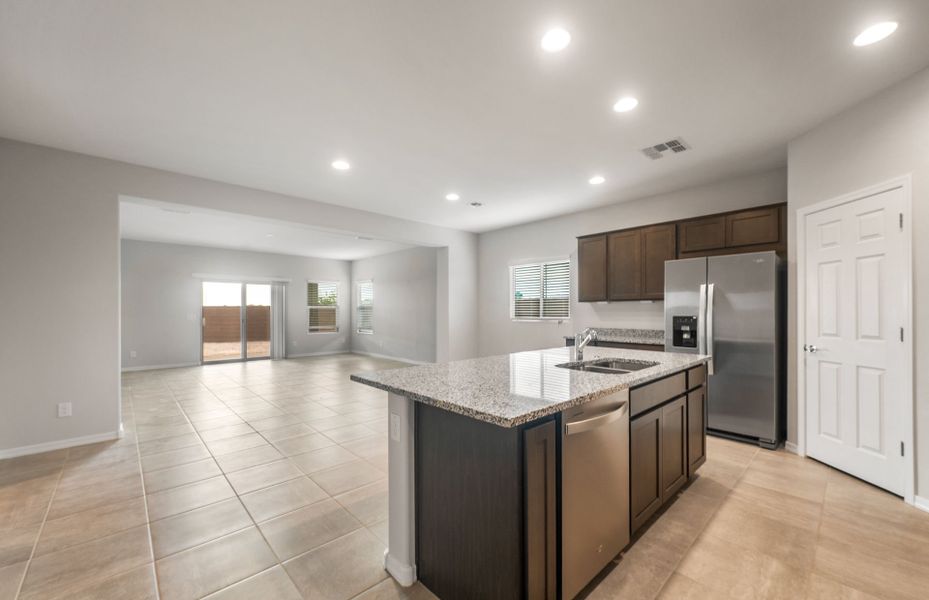 Furnished interior view inside a new home in El Cidro, Goodyear (Image 11).