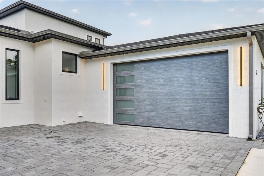 Exterior details and patio area of a home in , Orlando (Image 40). Exterior details and patio area of a home in , Orlando (Image 40).