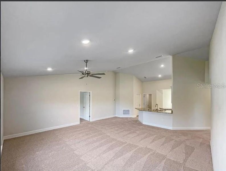 Spacious, unfurnished interior of a new home in Poinciana - Polk County, Poinciana (Image 6).