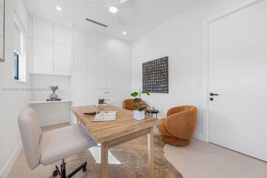 Furnished interior view inside a new home in , Fort Lauderdale (Image 50).