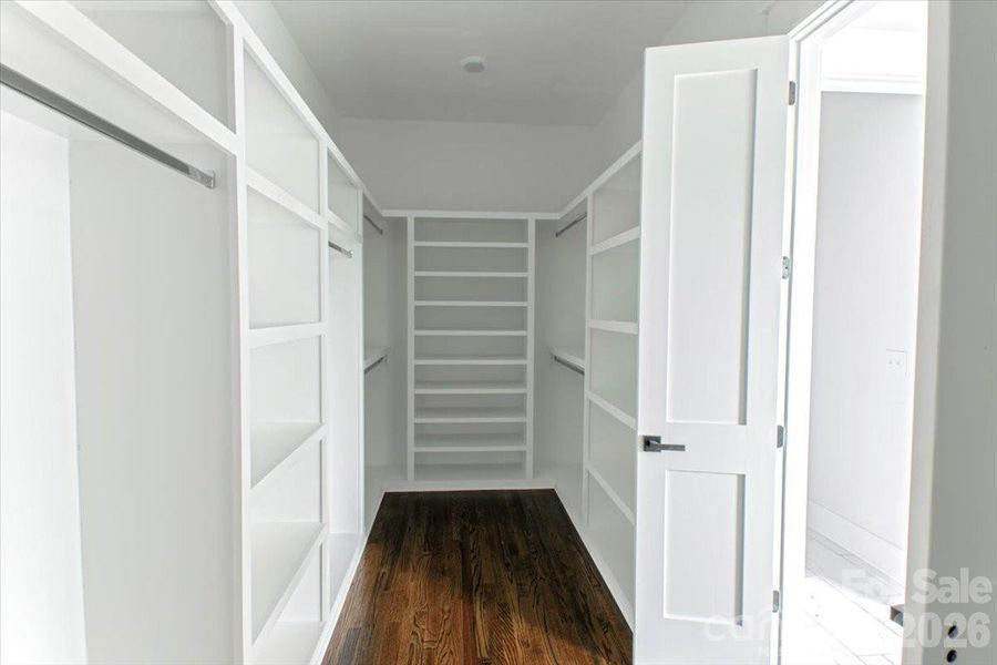 Spacious, unfurnished interior of a new home in , Shelby (Image 17).