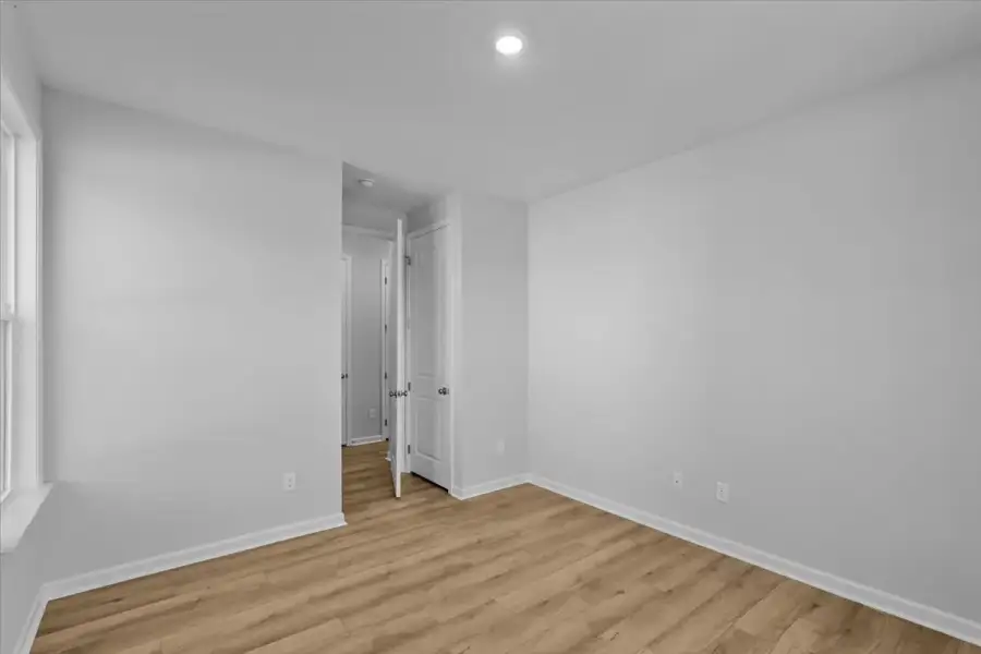 Spacious, unfurnished interior of a new home in Lilah Grove, Summerfield (Image 36).