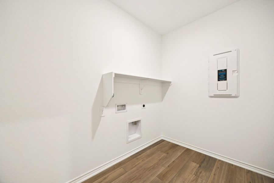 Spacious, unfurnished interior of a new home in Montgomery Bend, Montgomery (Image 24).