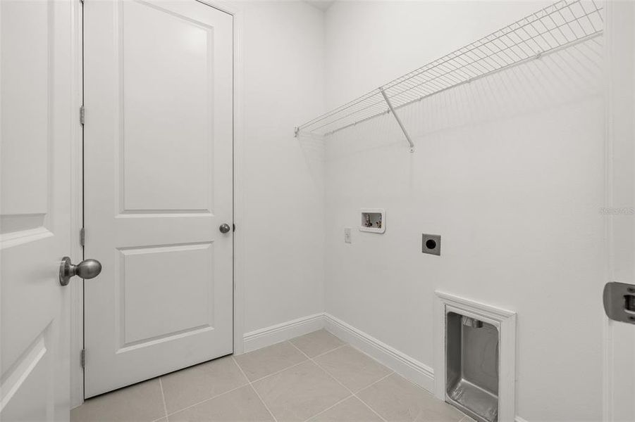 Spacious, unfurnished interior of a new home in Reserve at Hammock Oaks, Lady Lake (Image 23).