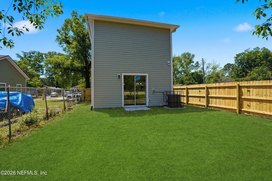 Exterior details and patio area of a home in , Jacksonville (Image 3).