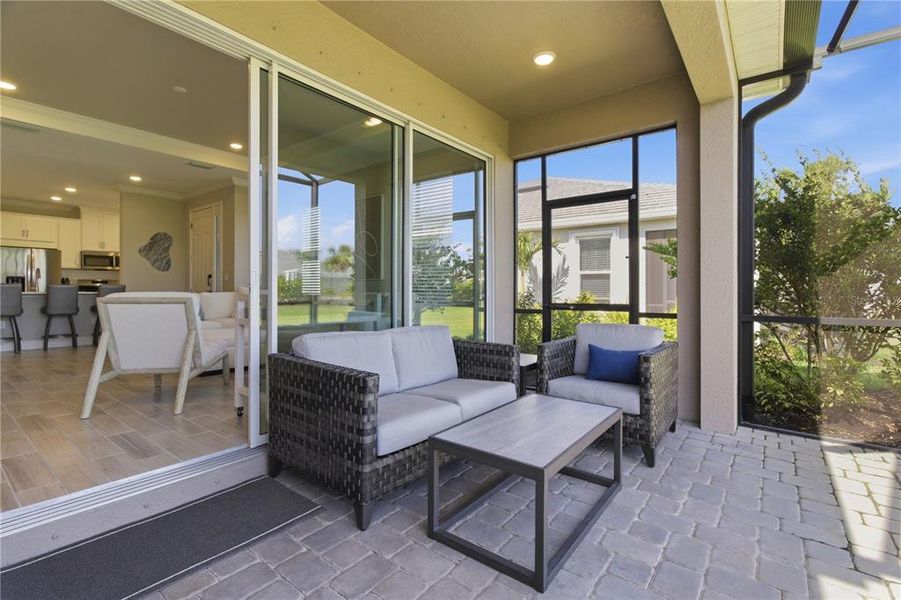 Exterior details and patio area of a home in , Bradenton (Image 24).