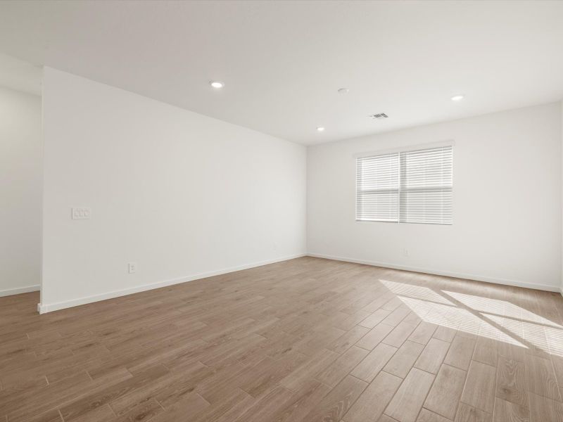 Spacious, unfurnished interior of a new home in Mesquite Mountain Ranch at Frontera, Surprise (Image 6).