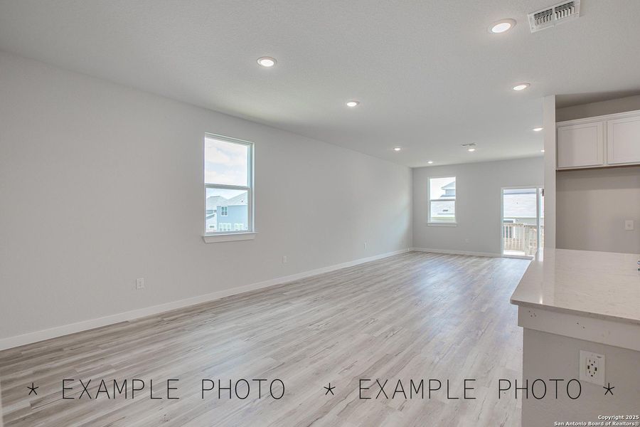 Spacious, unfurnished interior of a new home in Hiddenbrooke, Seguin (Image 30).