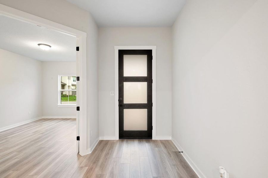Spacious, unfurnished interior of a new home in Lagos Reserve, Manor (Image 17). Spacious, unfurnished interior of a new home in Lagos Reserve, Manor (Image 17).